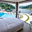 Parotia waterhouse hotel