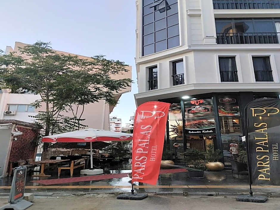 Pars Palas Hotel