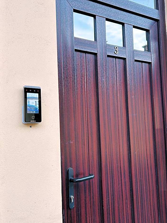 ALTiDude Ultra Central - Private Parking