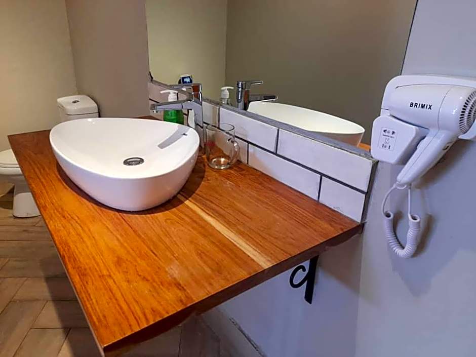 Boulevard Inn Mt Meru