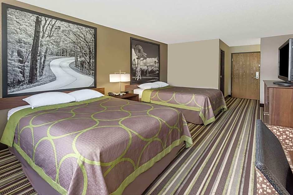 Super 8 by Wyndham Plymouth