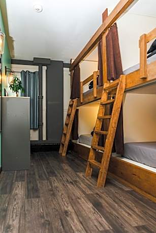 Single Bed in Mixed Dormitory Room - No Pets