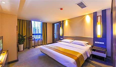 Executive Suite - Smoking