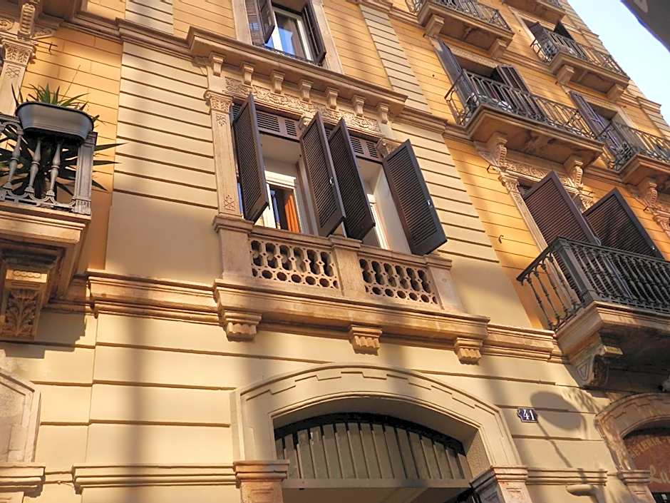 Barcelona Central Garden Hostal