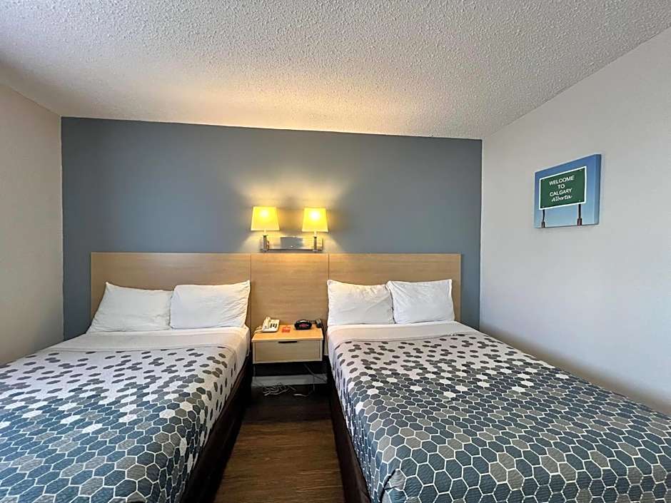 Econo Lodge Motel Village