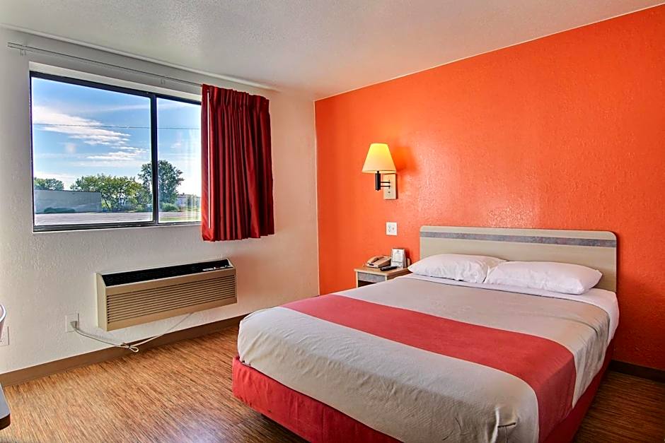 Motel 6-Fargo, ND - West Acres - North Fargo