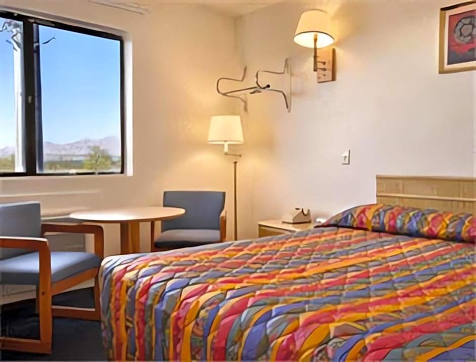 Super 8 by Wyndham Lake Havasu City