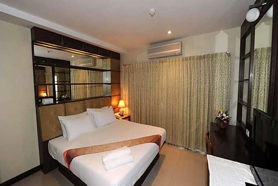 The Whitehouse Condotel