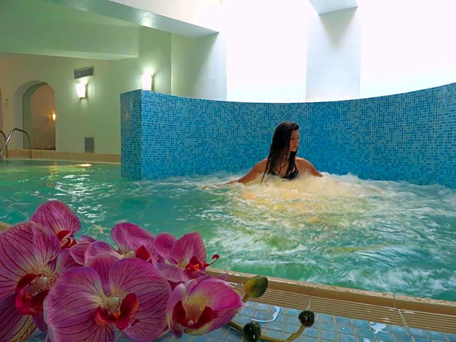 TH Le Castella - Baia degli Dei Village