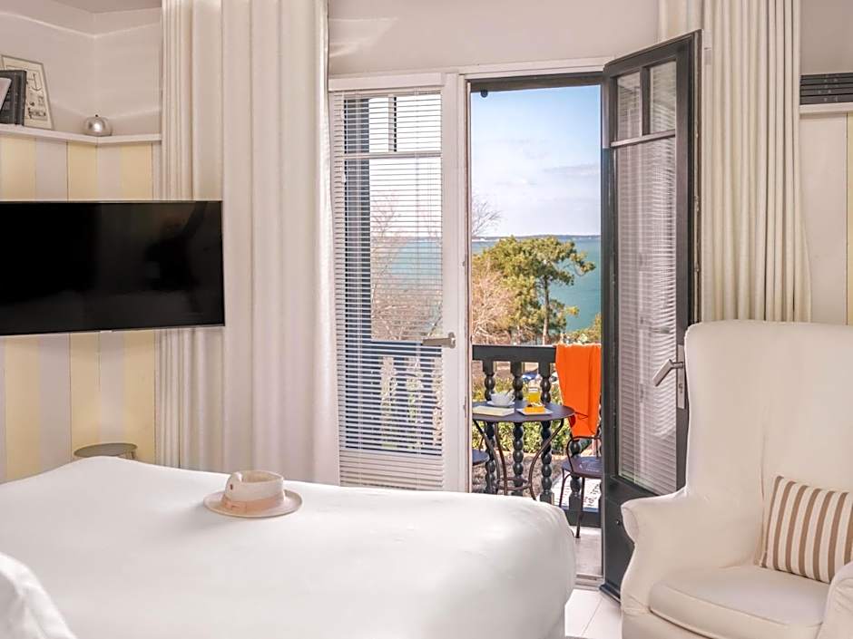 Hotel La Co(o)rniche