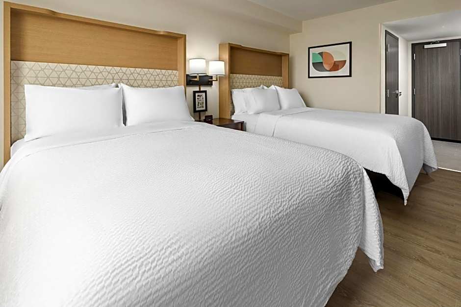 Holiday Inn & Suites Richmond West End by IHG