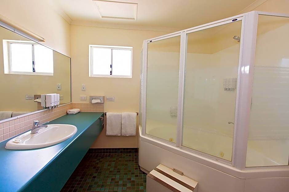 White Lace Motor Inn