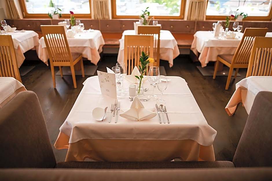 Oliven- & Genusshotel Hirzer