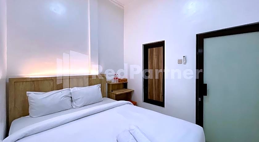 D Palma Near Lokananta Manahan Mitra RedDoorz