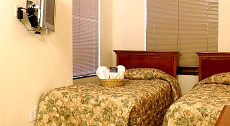 2 TWIN SIZE BEDS, Shared bathroom
