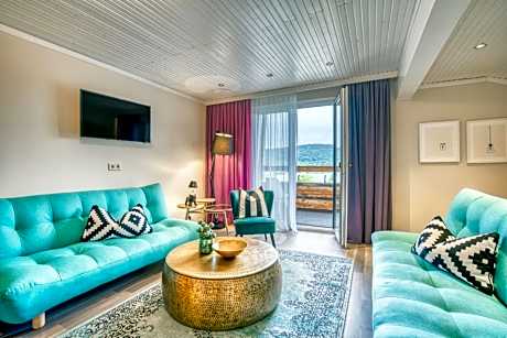 Deluxe Double or Twin Room with Lake View