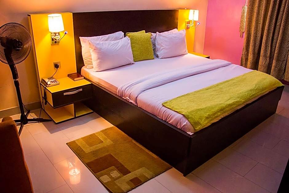 Downtown Royal Hotel GRA