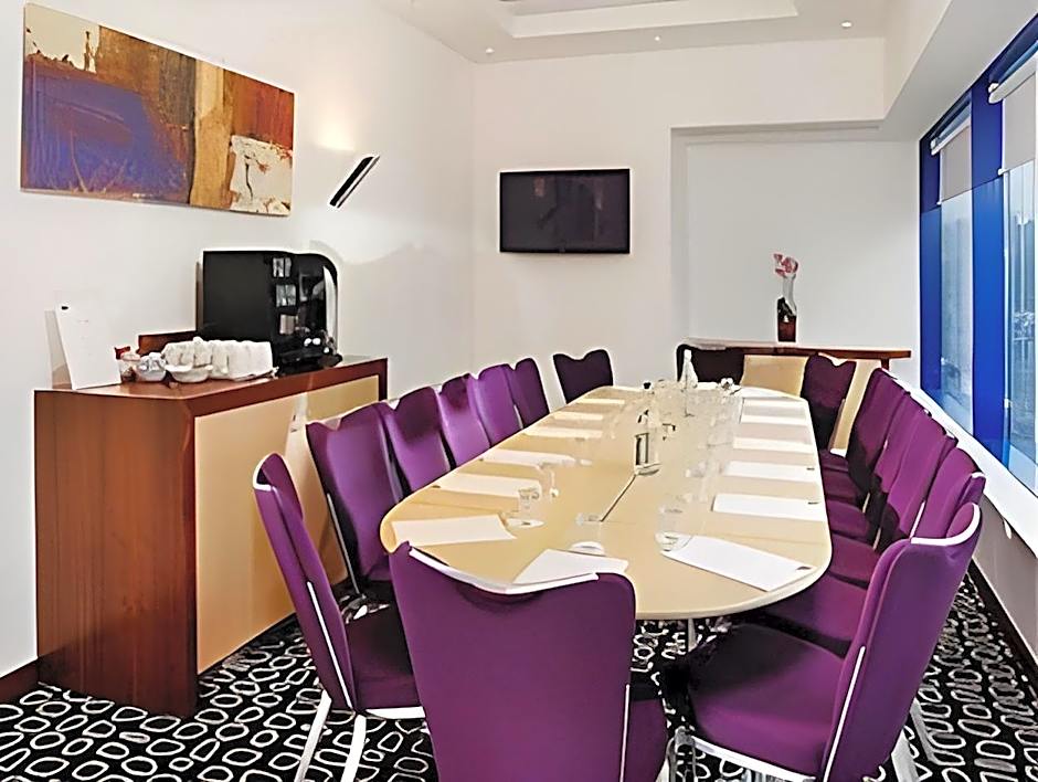 Holiday Inn Express London Golders Green By IHG