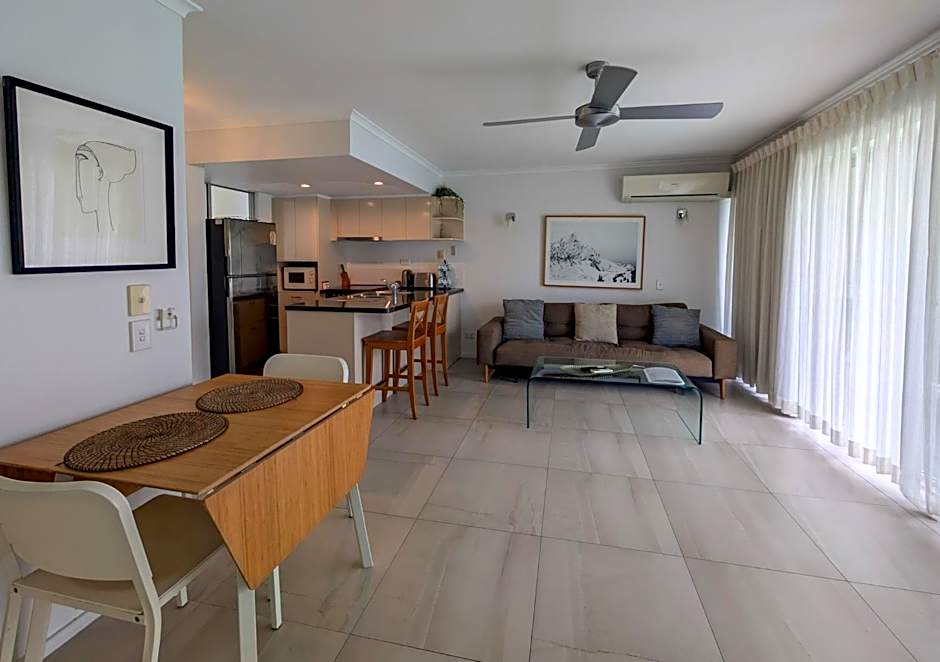 Noosa Parade Holiday Inn