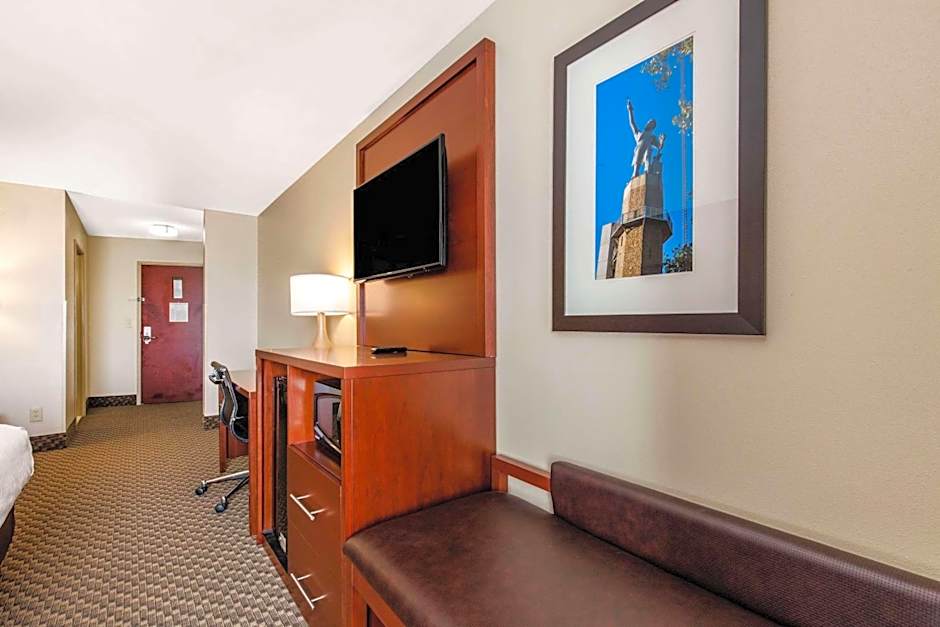 Comfort Suites Tuscaloosa near University