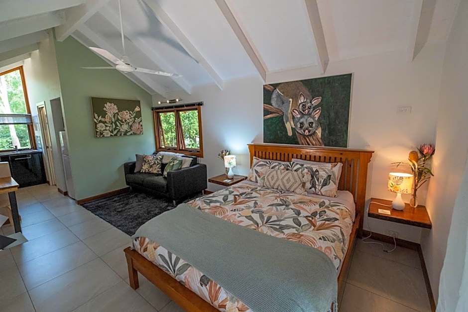 Airlie Beach Eco Cabins - Adults Only