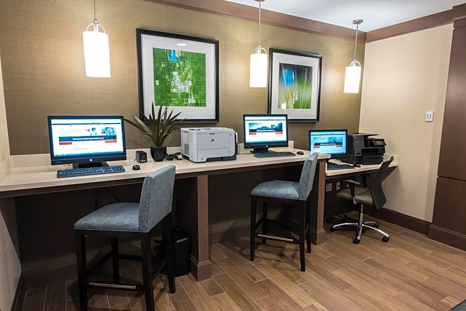 Staybridge Suites Latham By IHG