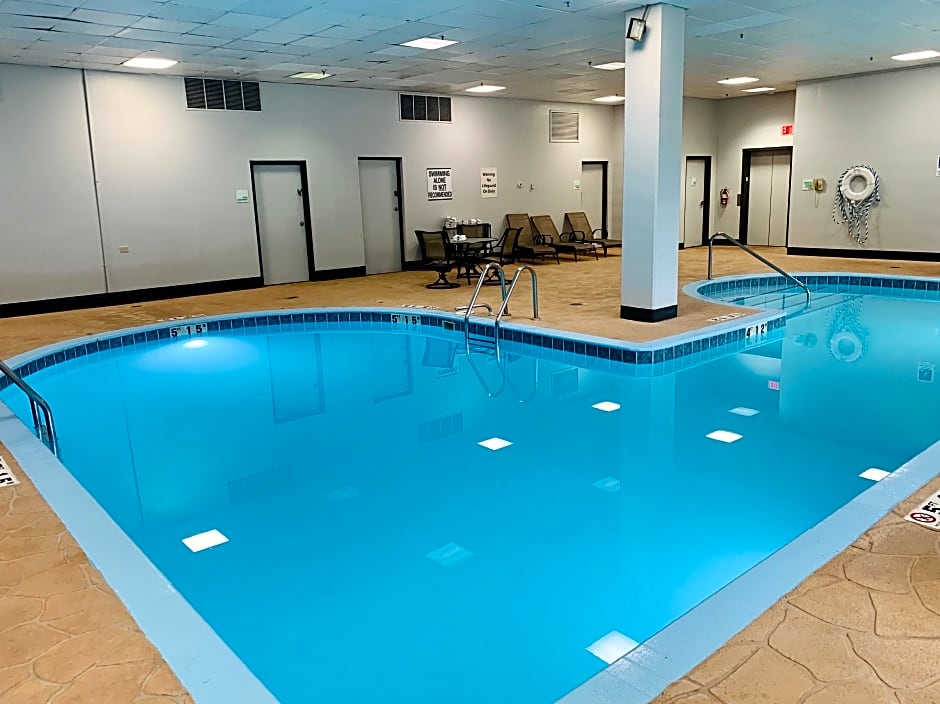 Quality Inn & Suites Downtown Mansfield