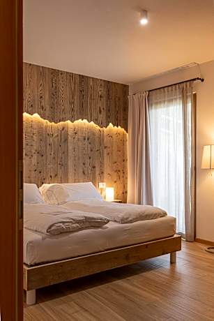 Deluxe Suite with Spa Bath