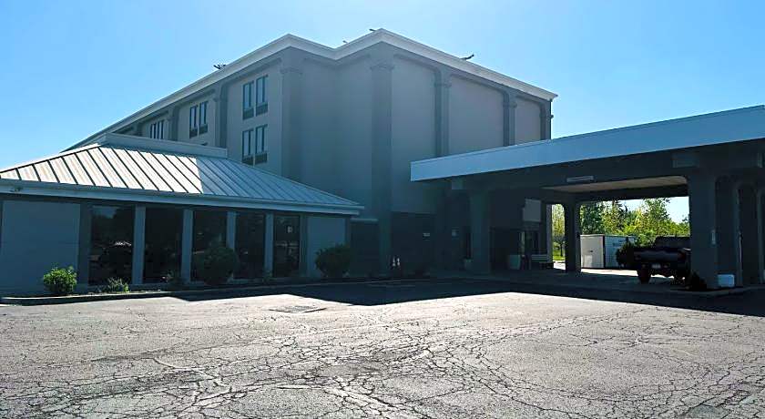 Ashbourne Hotel Canton/Hall of Fame I-77