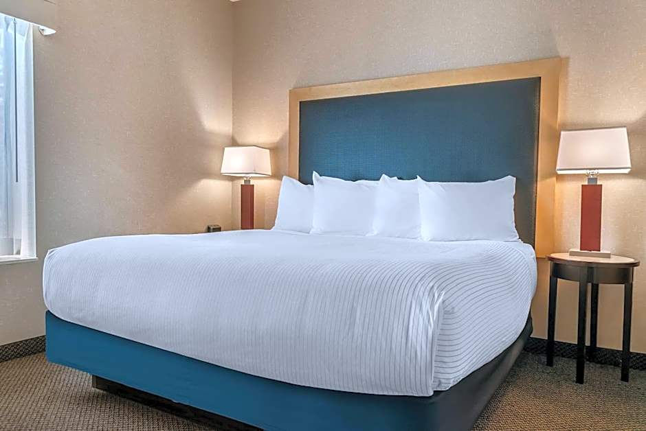 Cambria Hotel Traverse City