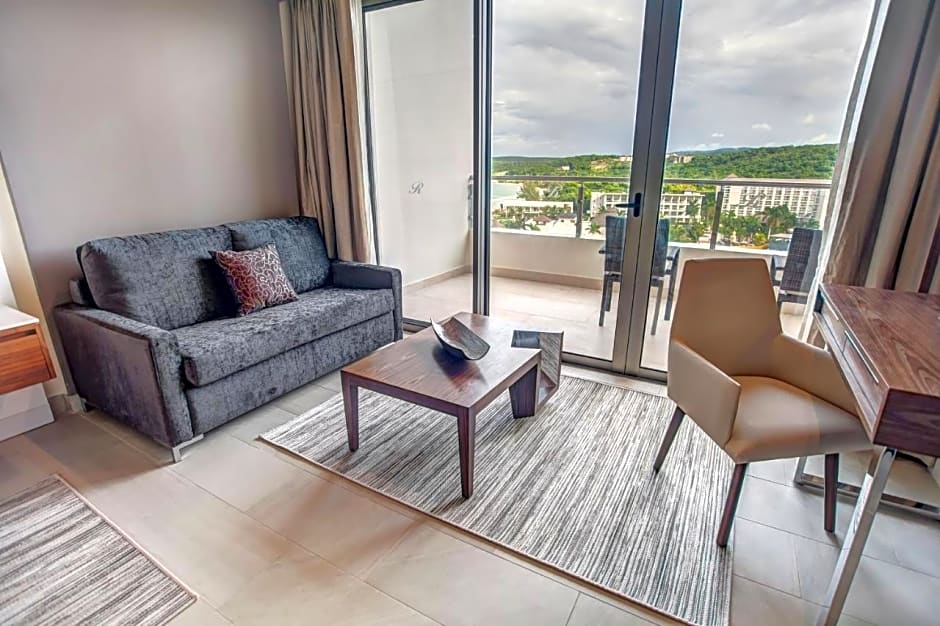 Royalton Blue Waters Autograph All-Inclusive Resor