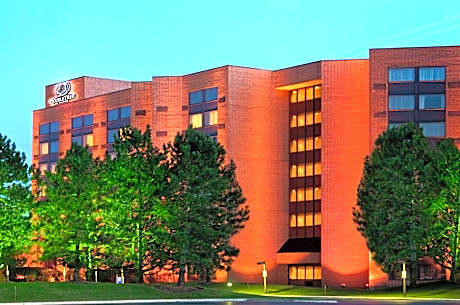 DoubleTree by Hilton Lisle Naperville