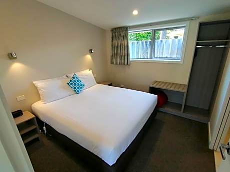 King Superior (One-Bedroom) Apartment