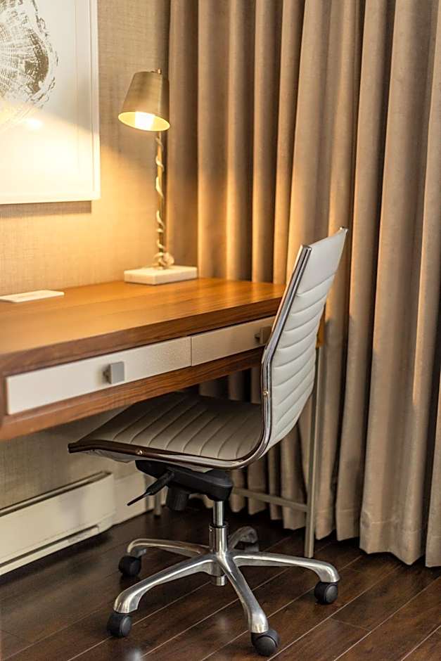 The Lord Nelson Hotel & Suites