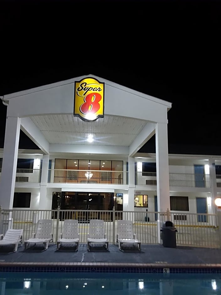 Super 8 by Wyndham Ocean Springs Biloxi