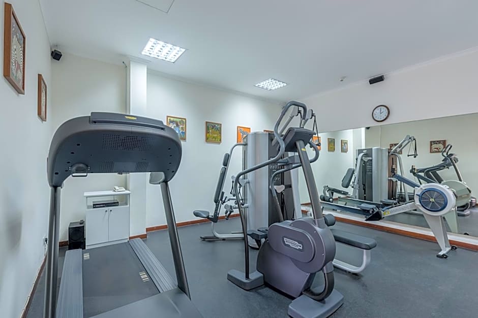 Sea Cliff Court Hotel and Luxury Apartments