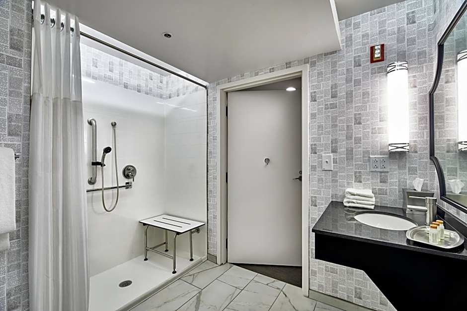 Hotel Indigo Cleveland Downtown by IHG