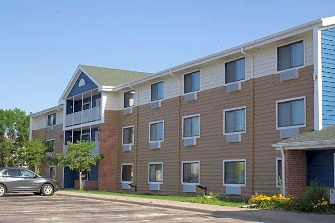 AmericInn by Wyndham Kearney