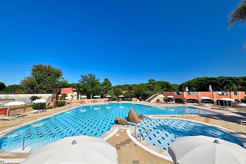 Colostrai Hotel Club