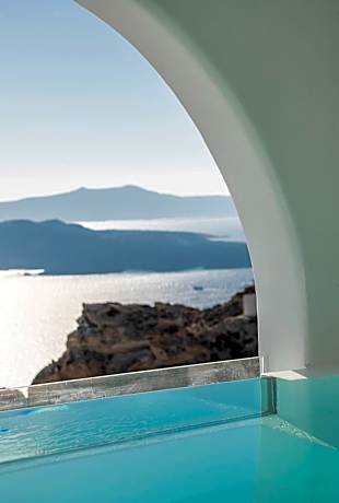 Sunset Crystal Suite with Hot Tub & Caldera View
