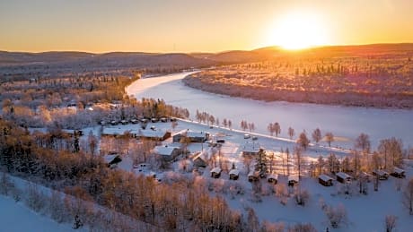 Arctic River Resort