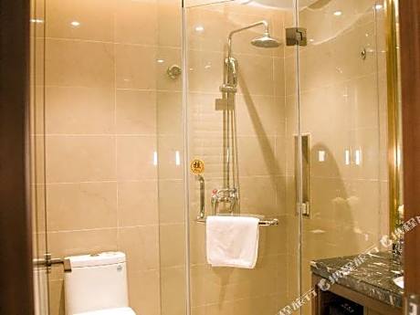 Minshan Sun Tribe Hotel