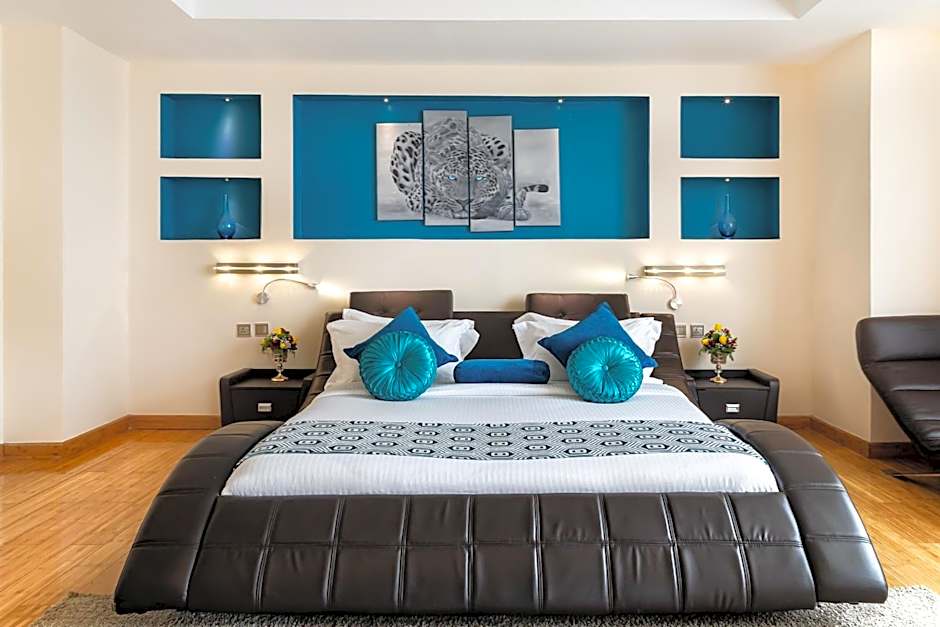 Photo 1 of 9 of Premium Suite