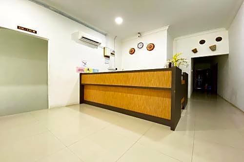 OYO 90087 Warisan Motel