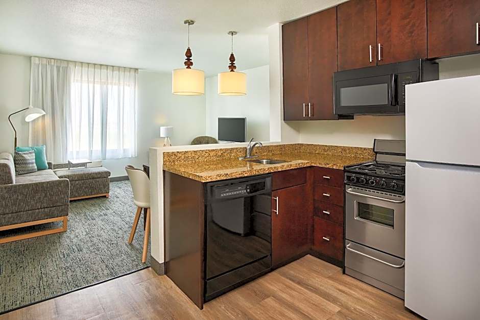 TownePlace Suites by Marriott Garden City