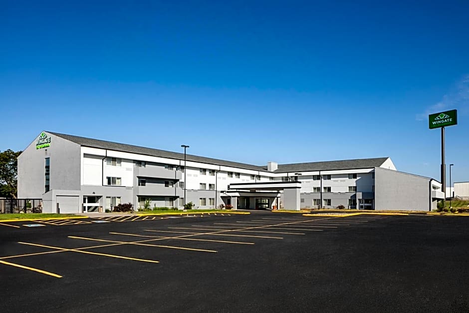 Wingate by Wyndham Lincoln Airport East I-80 
