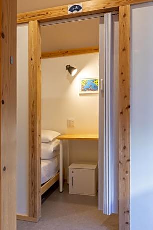 Single Bed in Mixed Dormitory Room