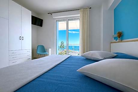 Superior Two-Bedroom Apartment (6 Adults)