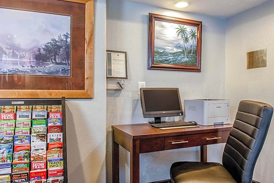 Clarion Hotel By Humboldt Bay