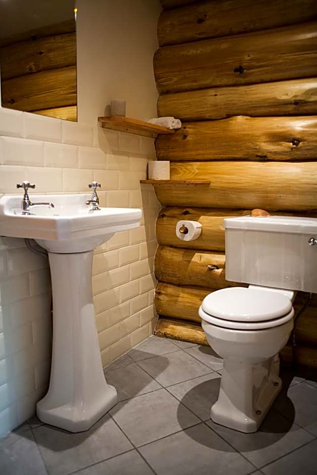 Coed y Marchog Woodland Retreat